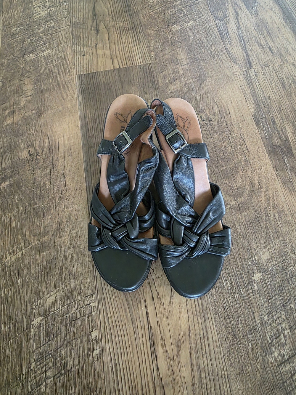 Umberto Raffini Black Leather Knot Sandals with Buckle